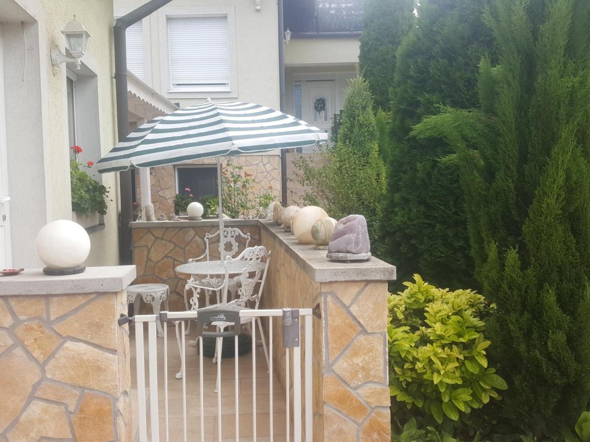 Appartamento Tavirozsa Balatonfůzfő Esterno foto