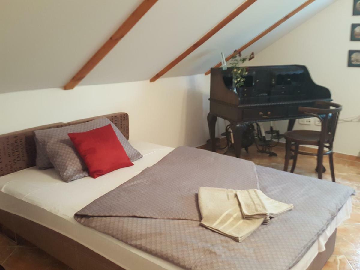 Appartamento Tavirozsa Balatonfůzfő Esterno foto