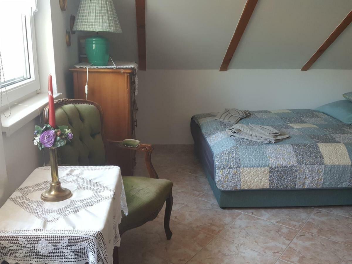 Appartamento Tavirozsa Balatonfůzfő Esterno foto